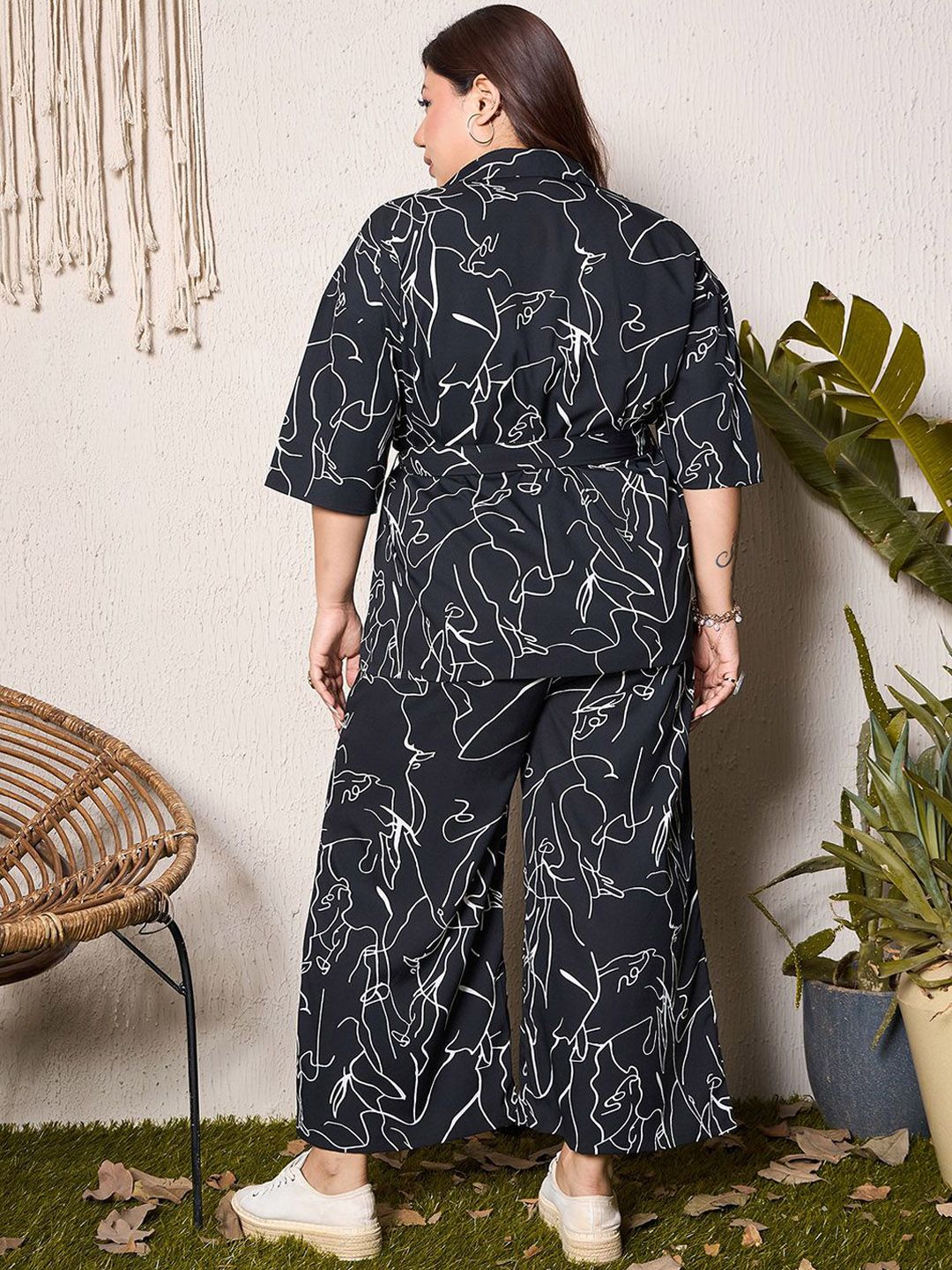 Berrylush Curve Printed Shirt & Belt With Palazzo