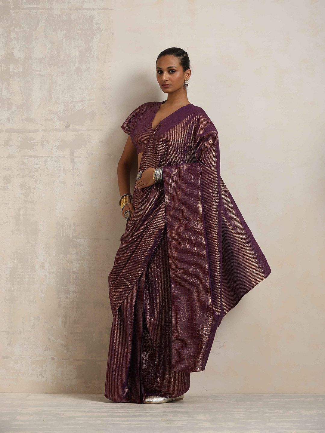 Truebrowns berjalur saree