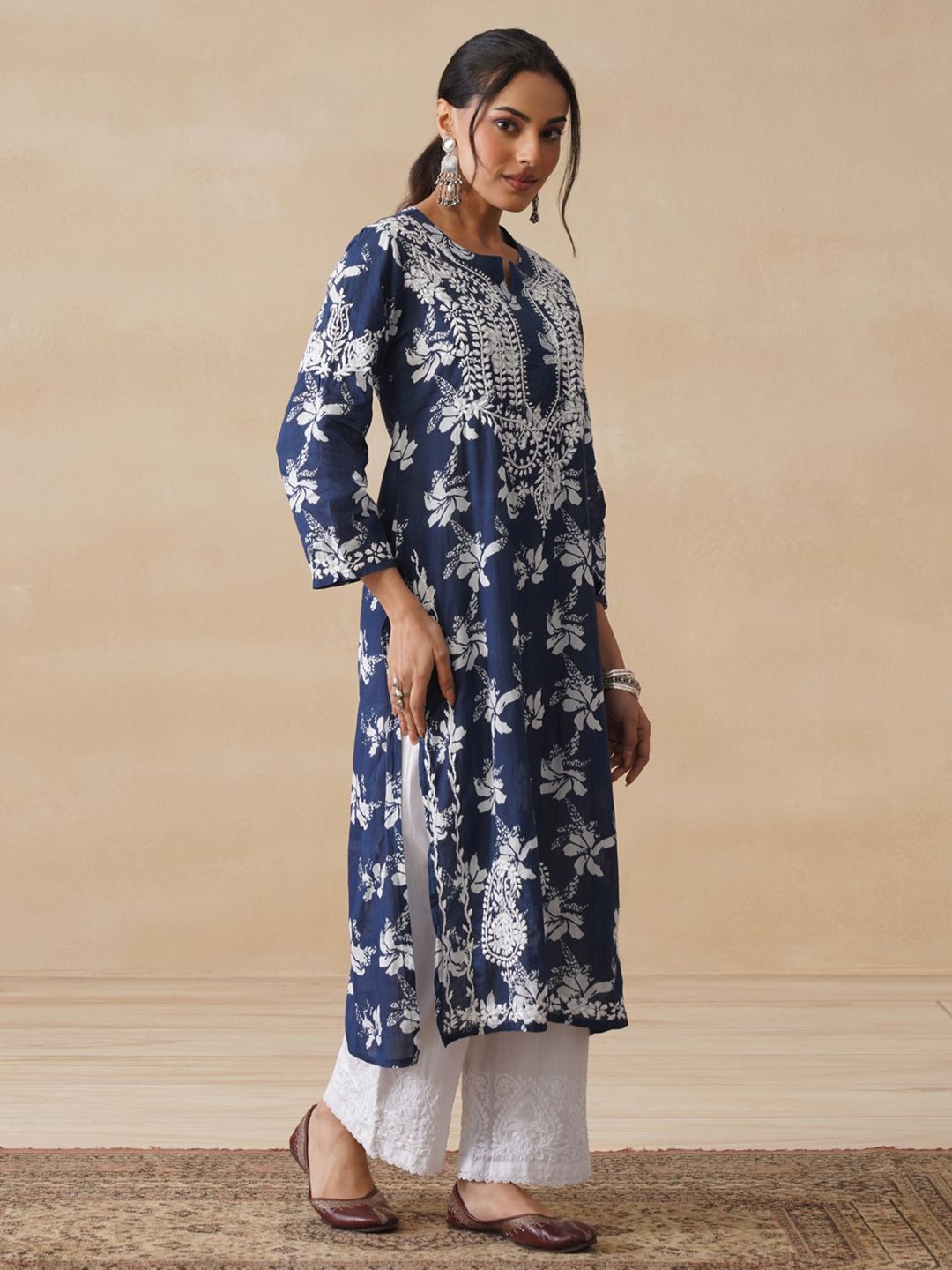 House of Chikankari Women Navy Blue Mulmul Chikankari Embroidered Kurta