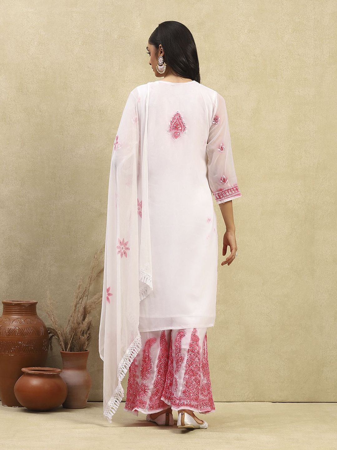 House of Chikankari Women White & Pink Georgette Chikankari Embroidered Kurta Set