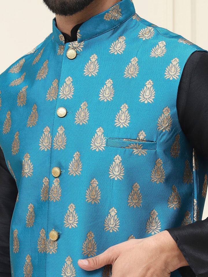 SOJANYA Mandarin Collar Silk Cotton Straight Kurta dengan jaket Churidar & Nehru