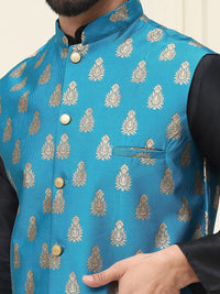 SOJANYA Mandarin Collar Silk Cotton Straight Kurta dengan jaket Churidar & Nehru