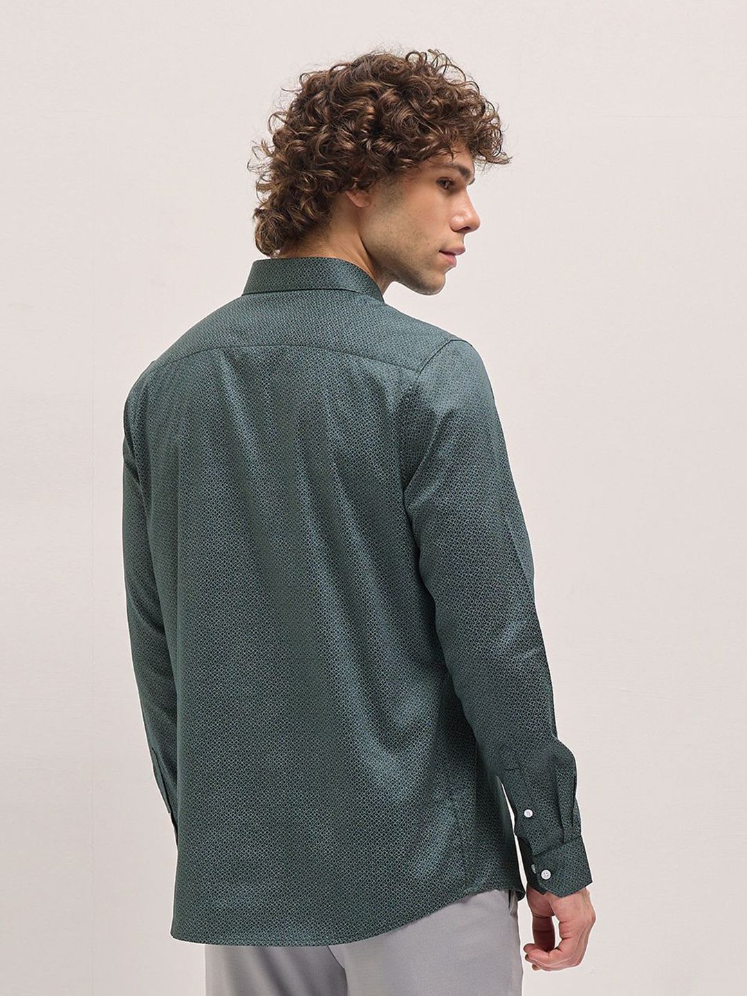 THE BEAR HOUSE Men Spread Collar Geometric Printed Cotton Tailored Fit Formal Shirt