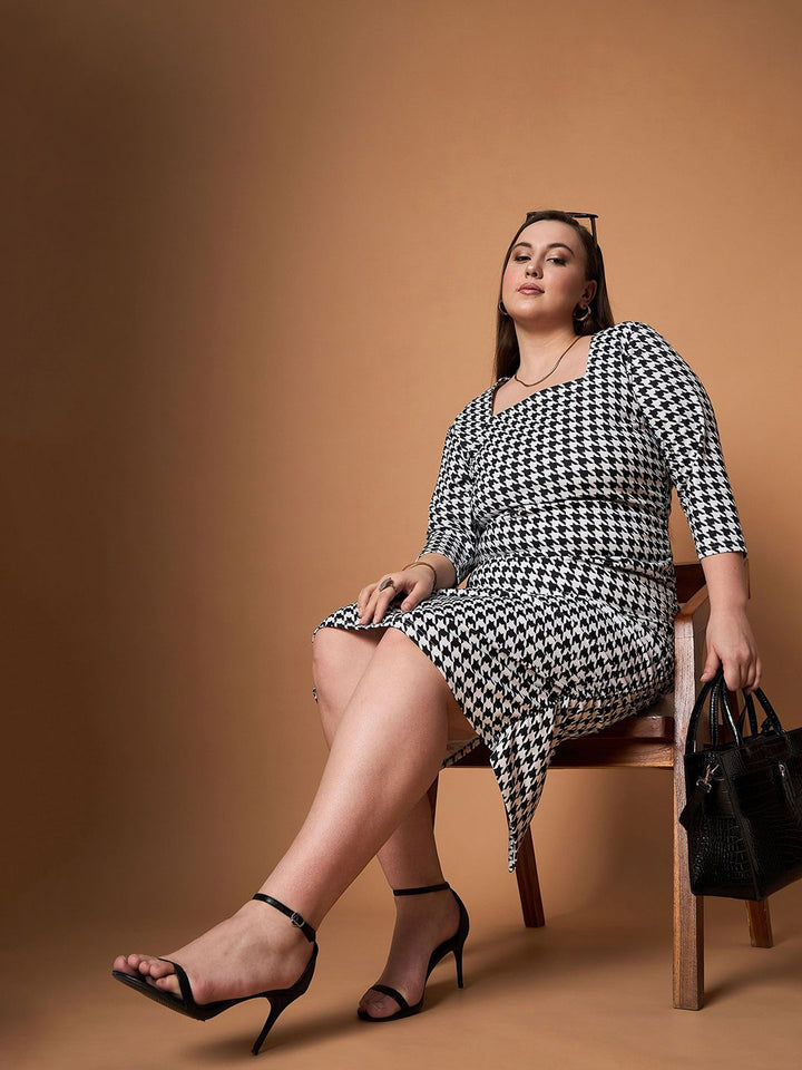 SASSAFRAS Curve Checked Bodycon Midi Dress