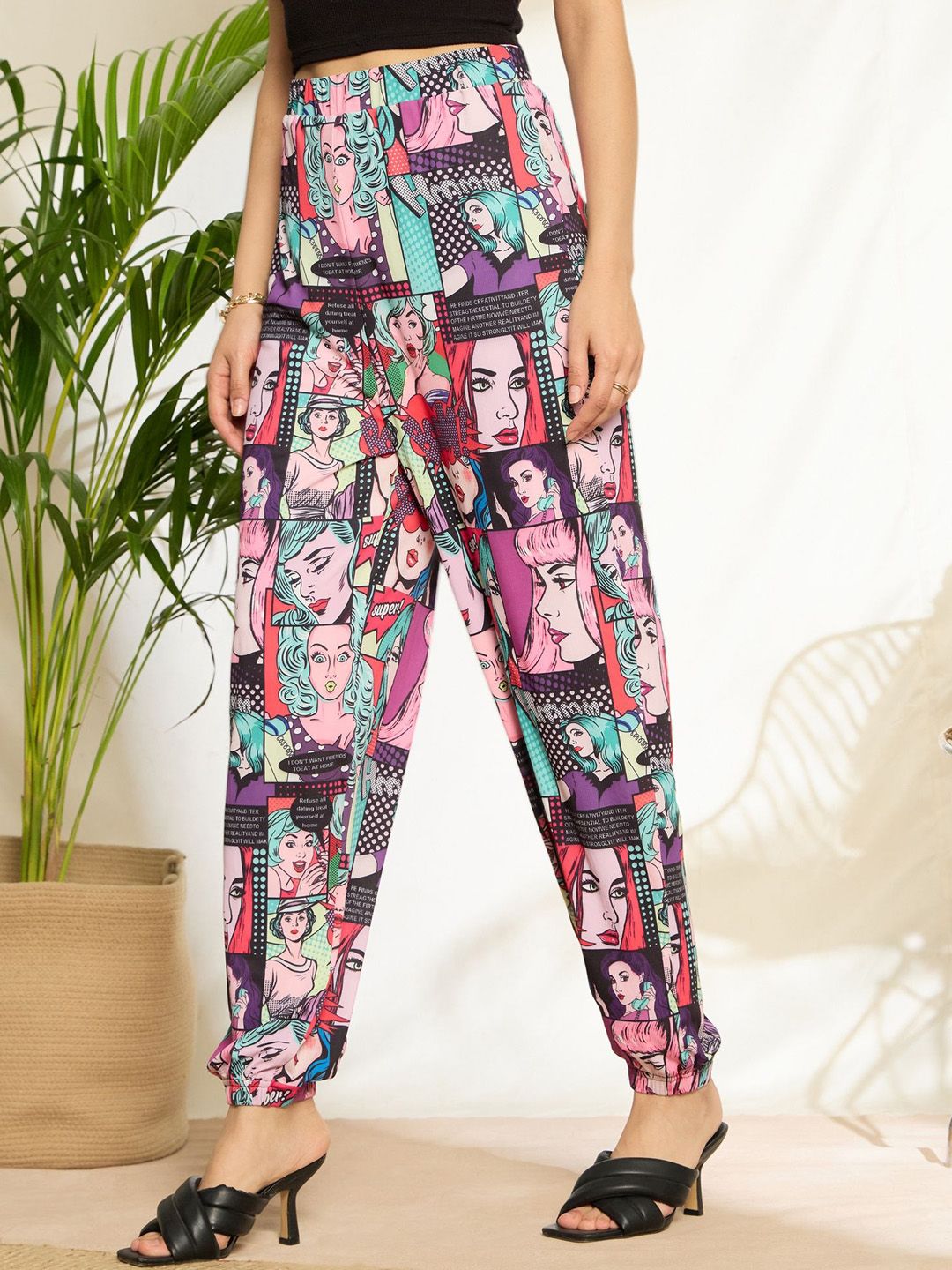 Berrylush Women Floral Printed High-Rise Trousers