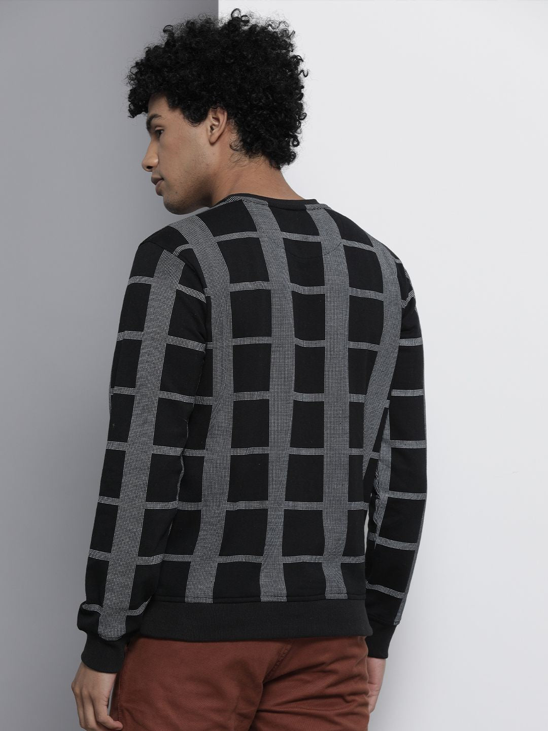 The Indian Garage Co Men Black Checked Sweatshirt