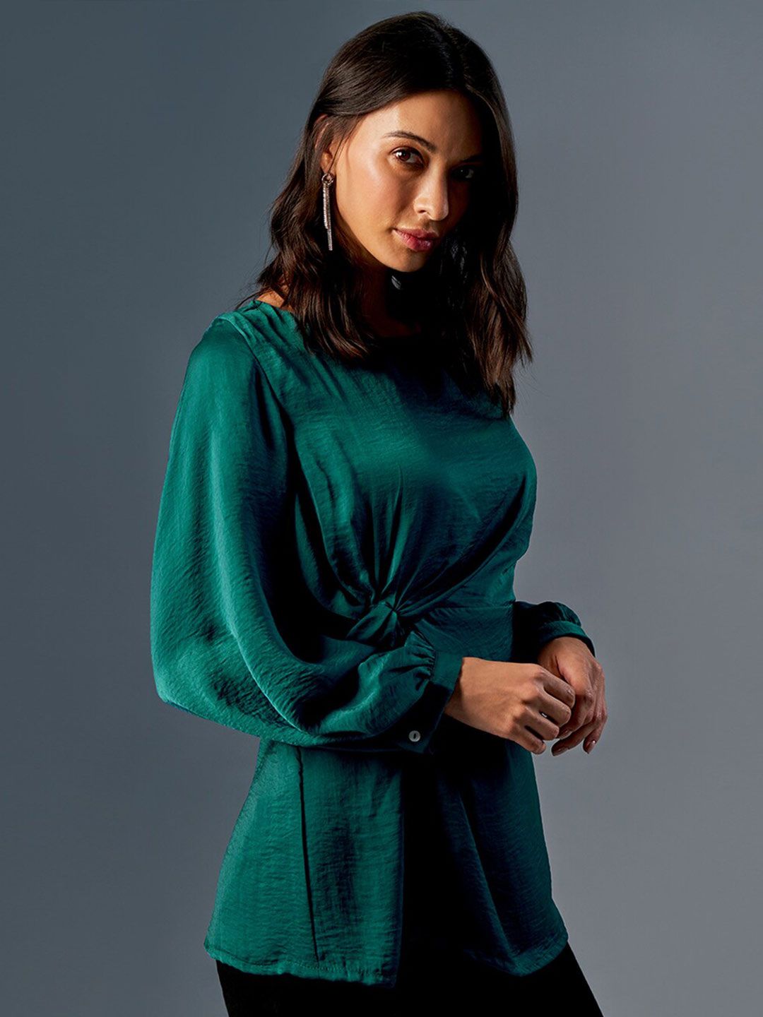 AND Round Neck Cuffed Sleeves Top