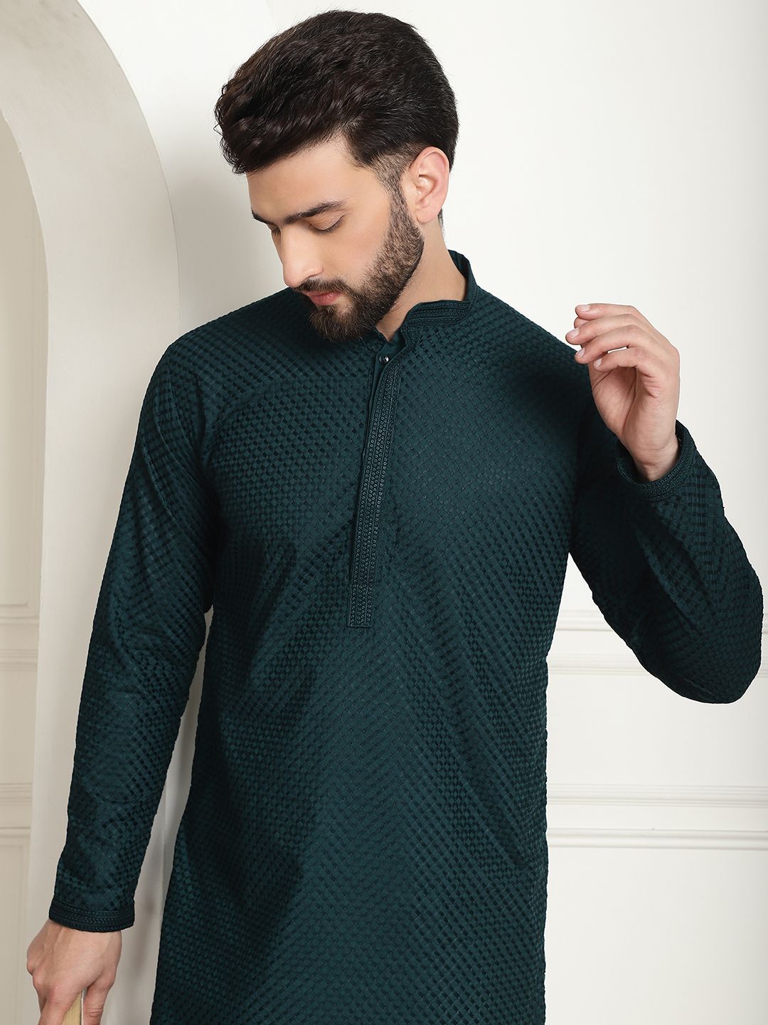 SOJANYA Geometric Embroidered Pure Cotton Straight Kurta