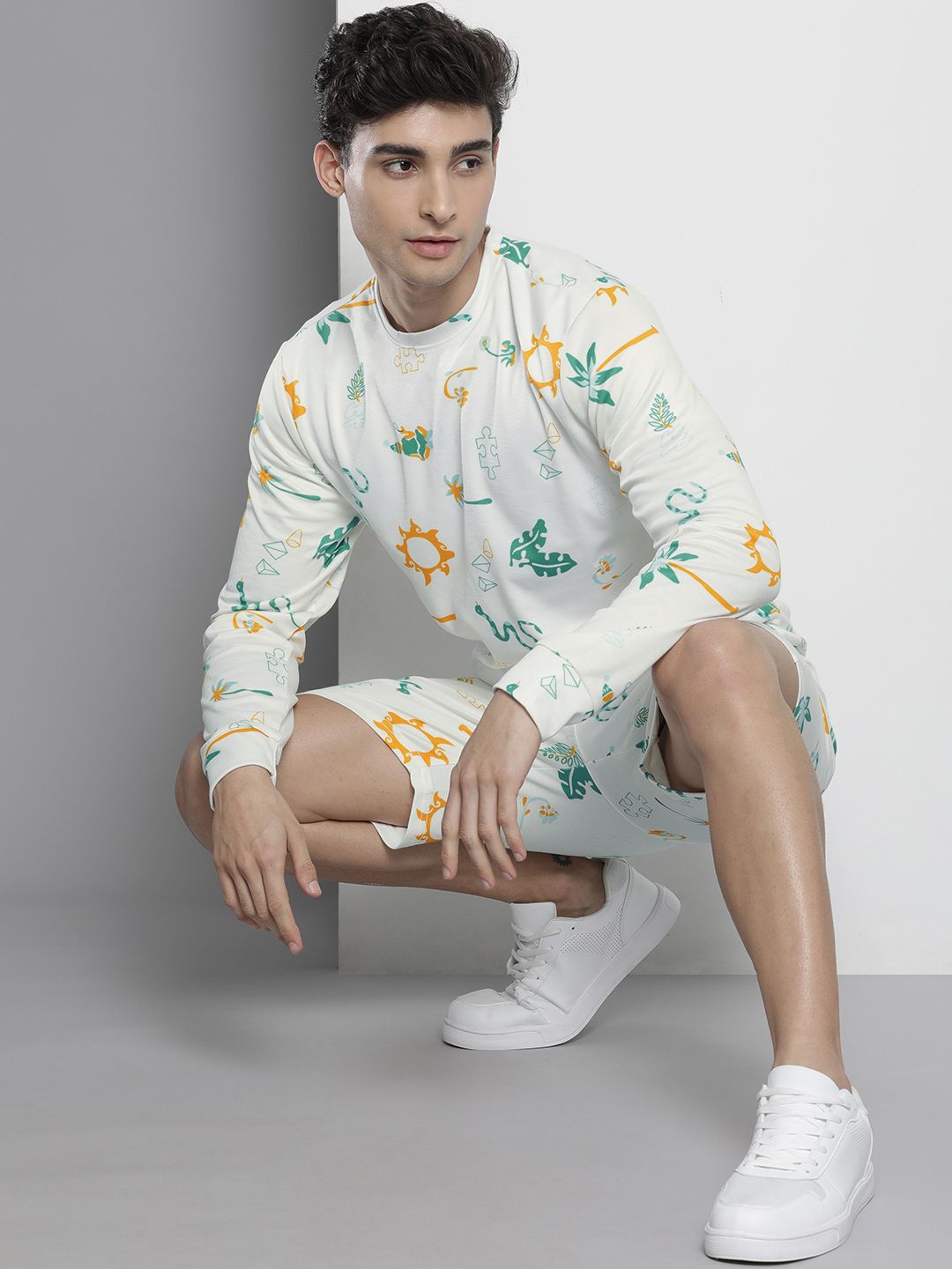 The Indian Garage Co Men Off-White Printed Sweatshirt & Shorts Set