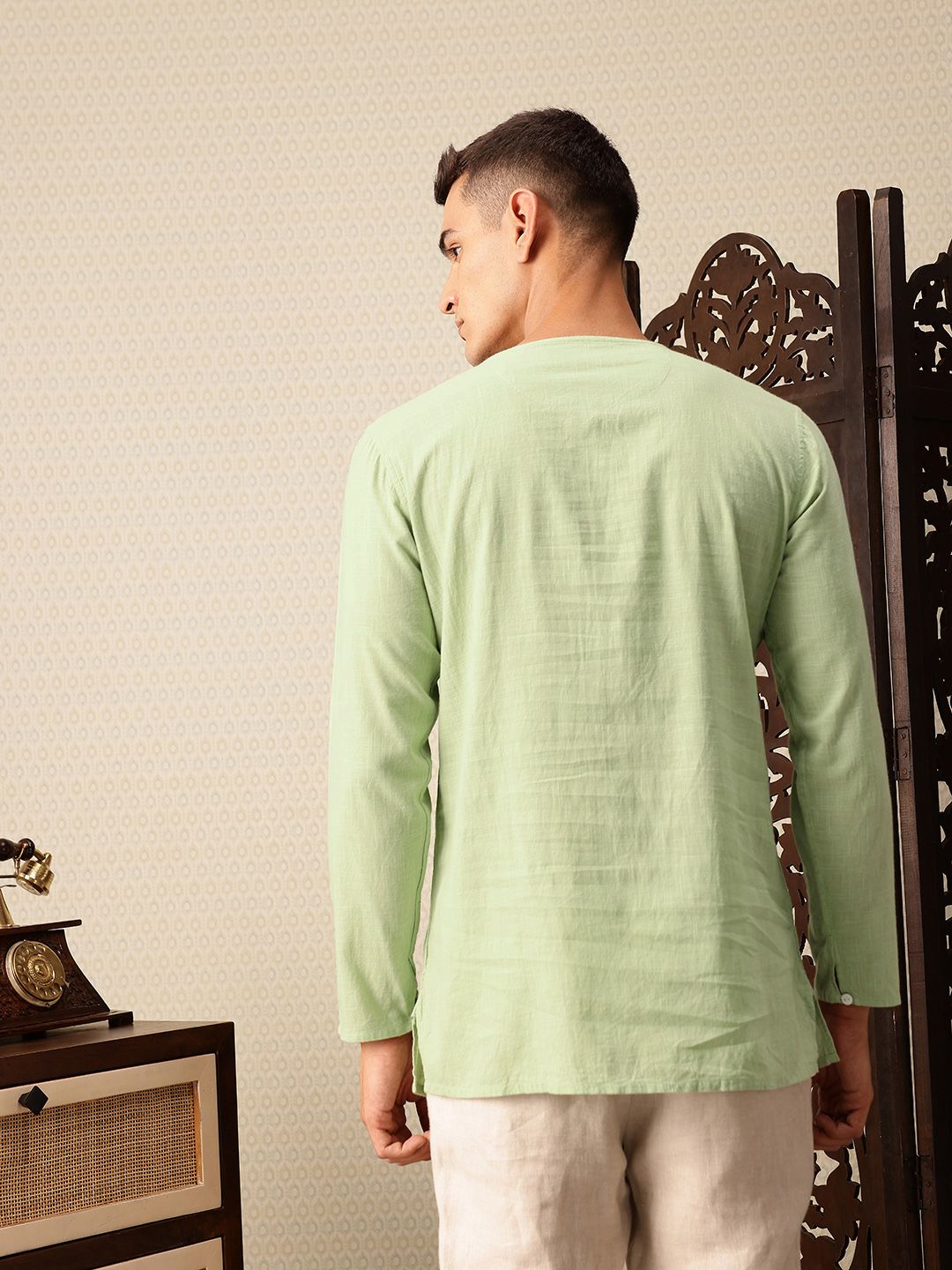 House of Pataudi Floral Embroidered Keyhole Neck Pure Cotton Jashn Kurta