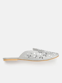 House of Pataudi Women Ethnic Embellished Mules