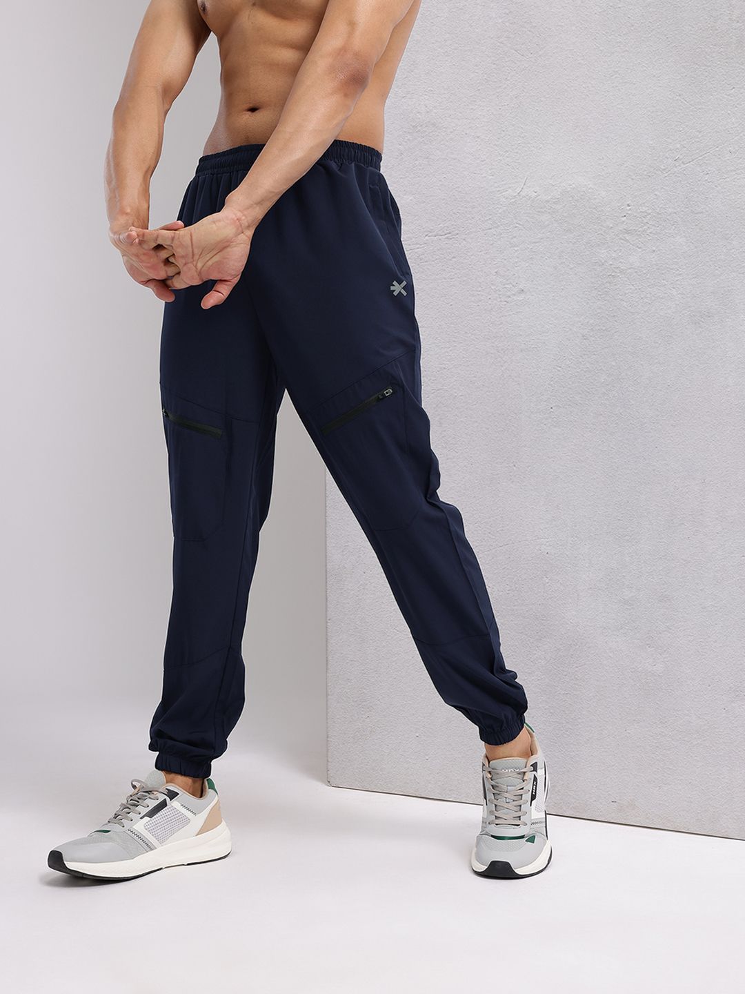 HRX by Hrithik Roshan Men Mid-Rise Rapid-Dry Training Joggers with Zip Detailing