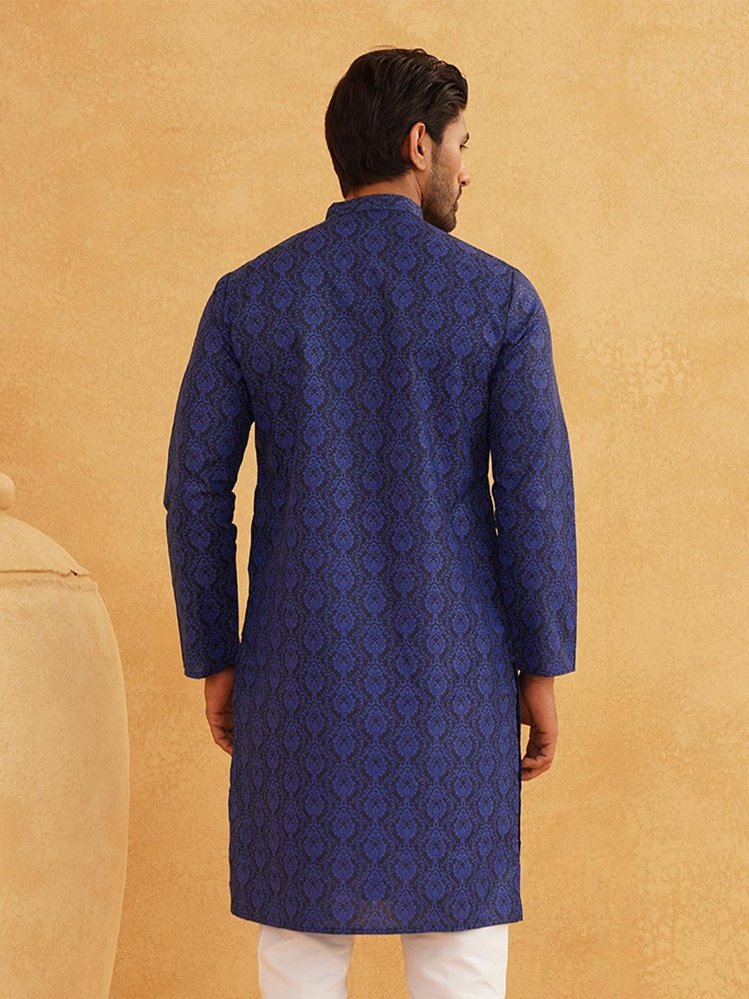 SOJANYA Floral Printed Mandarin Collar Straight Kurta
