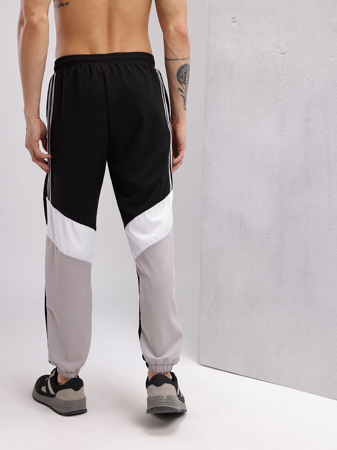 HRX by Hrithik Roshan Men Colourblocked Running Joggers