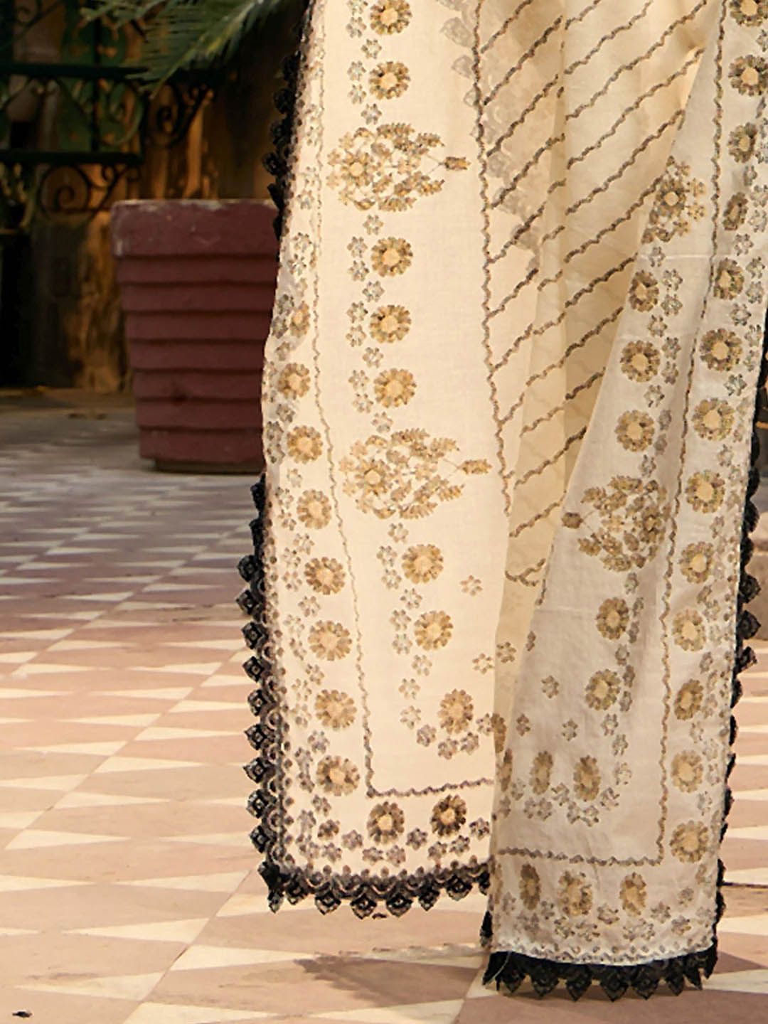 Indo Era Floral Embroidered Regular Thread Work Pure Cotton Kurta with Trousers & Dupatta