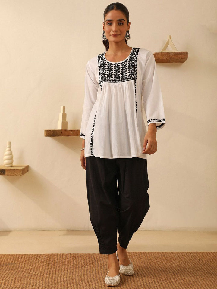 House of Chikankari Women white Cotton Chikankari Embroidered Top