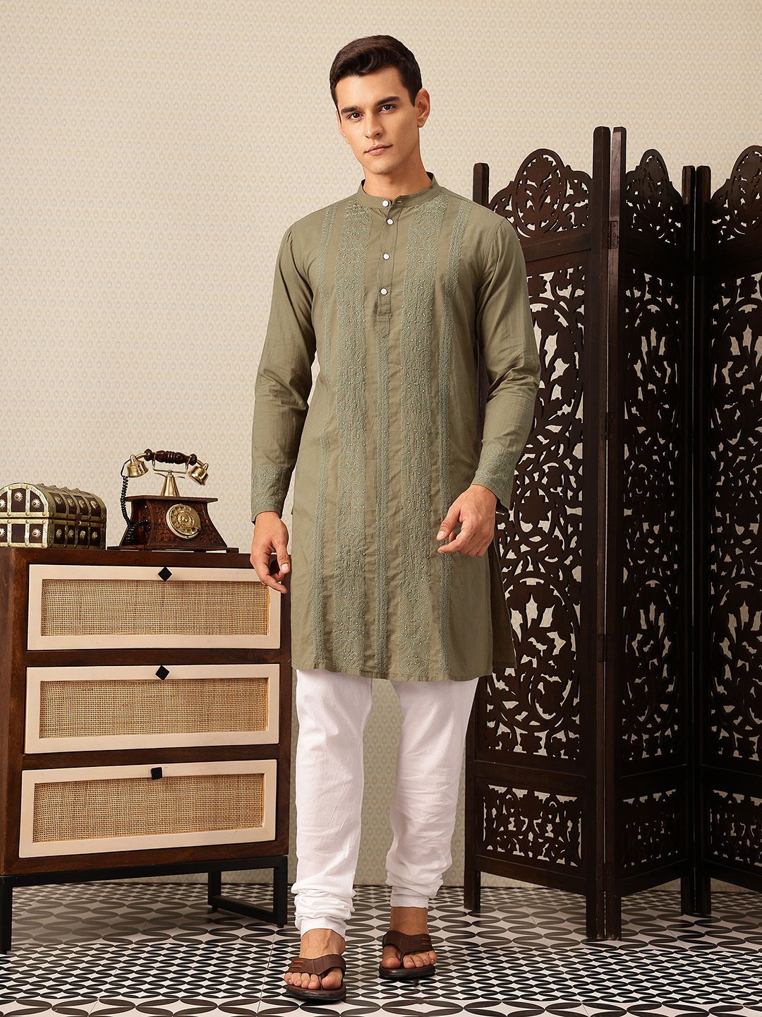 House of Pataudi Pure Cotton Floral Thread Work Jashn Kurta with Churidar
