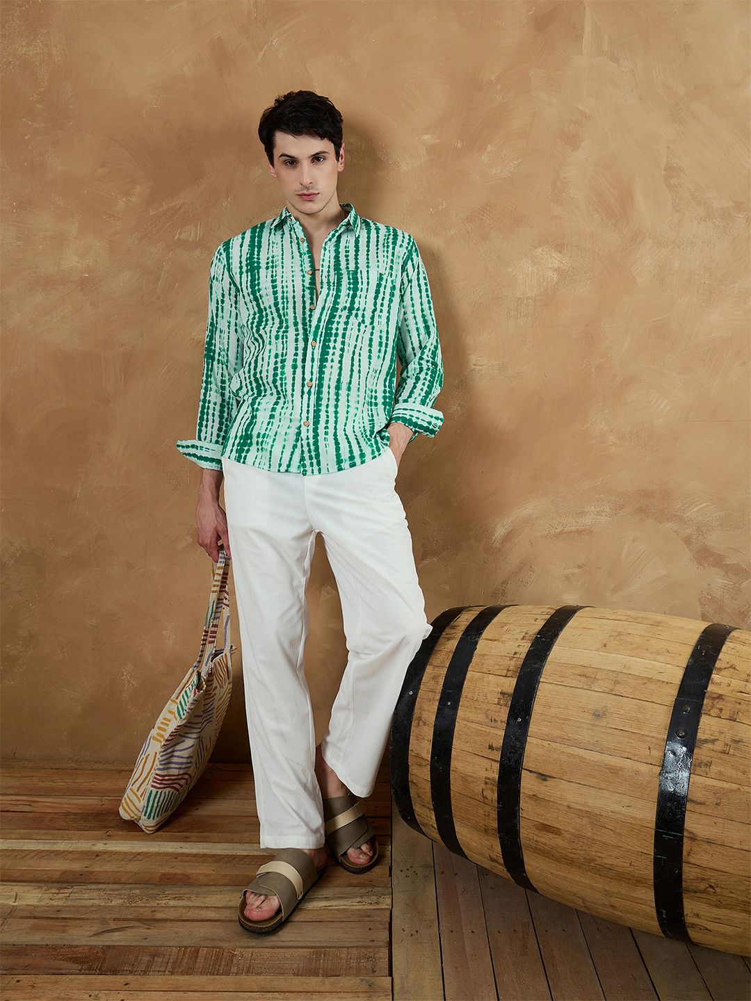 DENNISON Men Green Regular Fit Faded Printed Casual Shirt