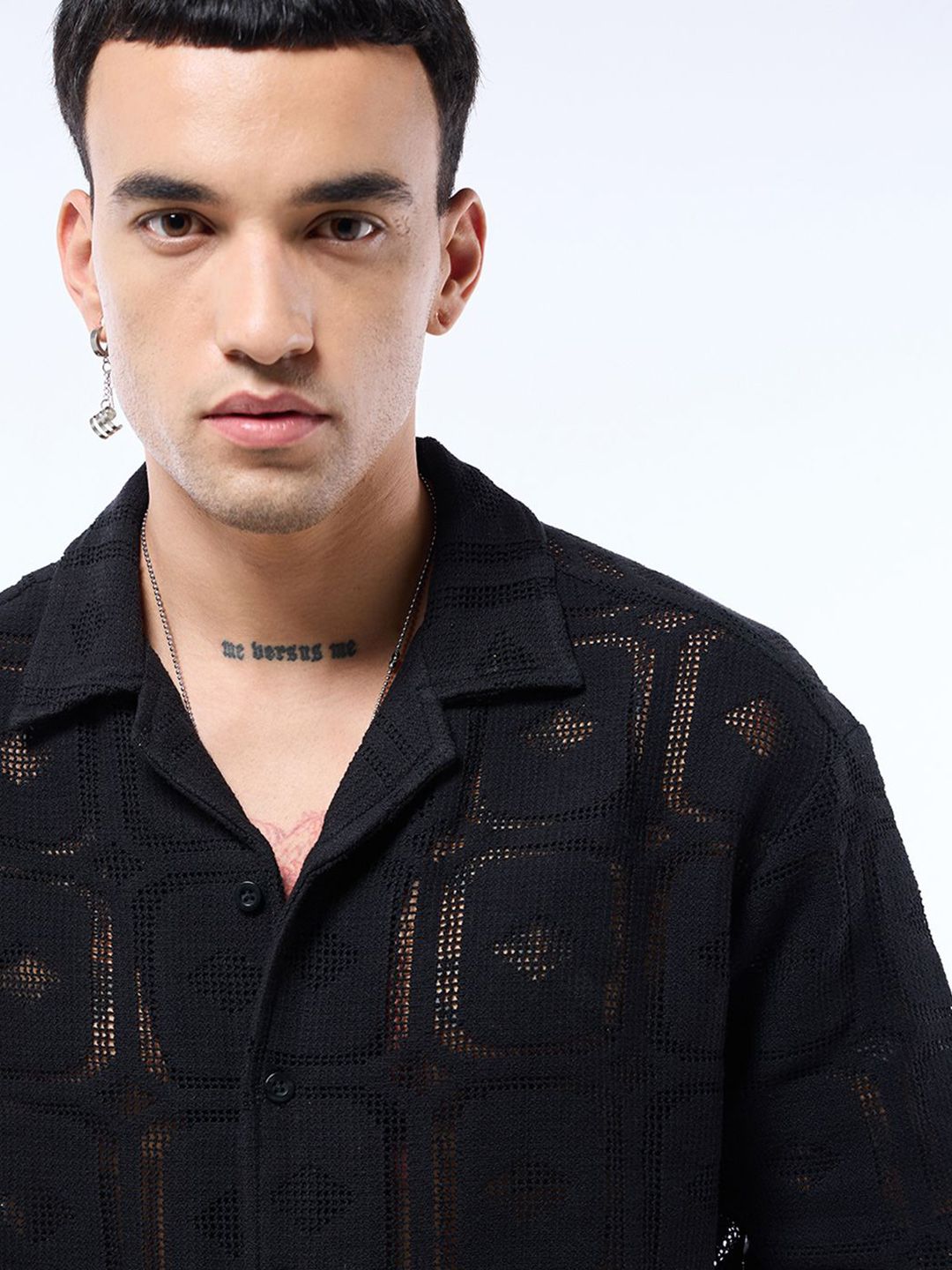 Bewakoof Men Cuban Collar Textured Self Design Pure Cotton Oversized Casual Shirt