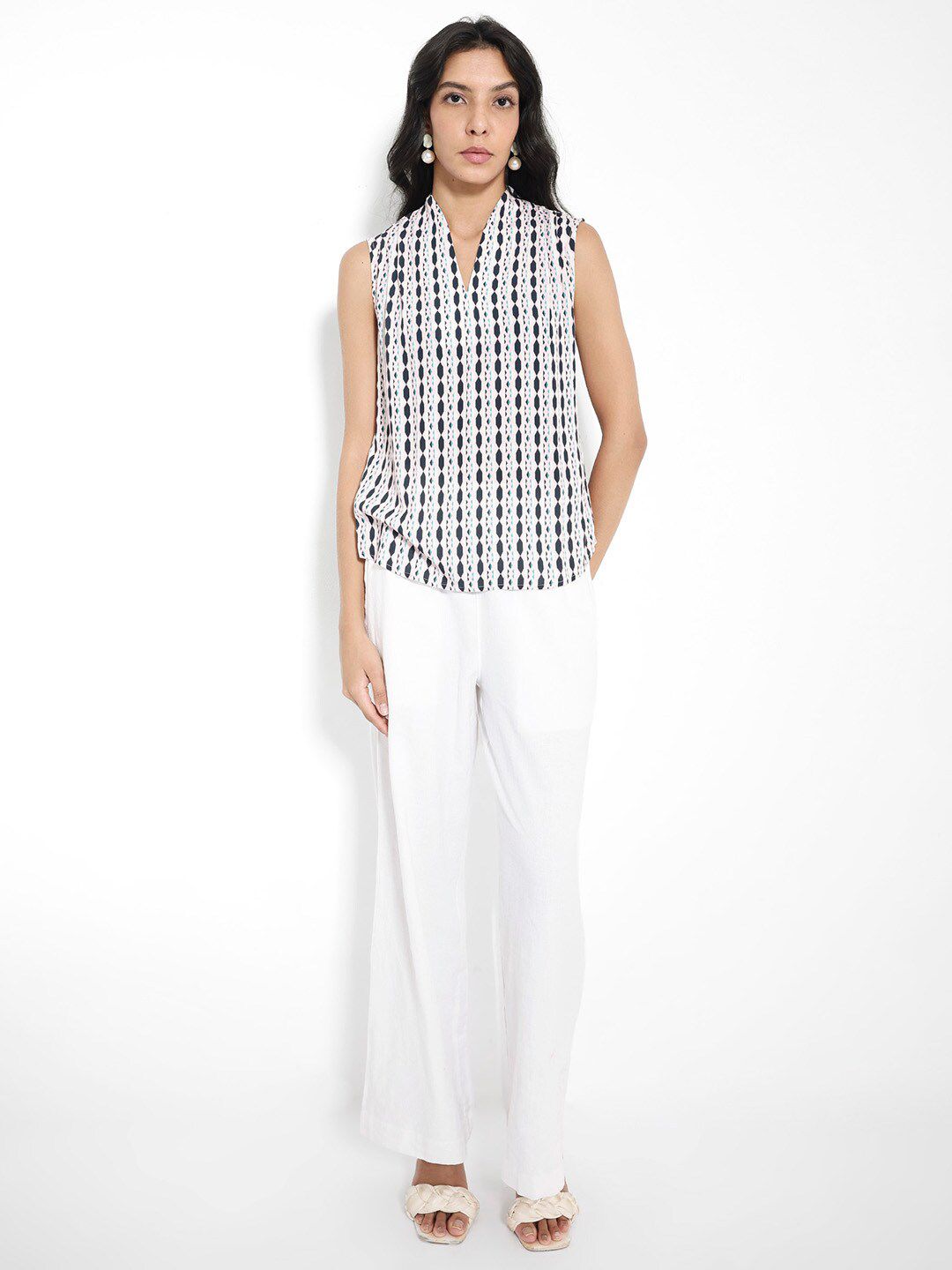 Rareism Geometric Printed V-Neck Cotton Top