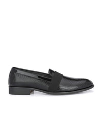 House of Pataudi Men Textured Formal Loafers