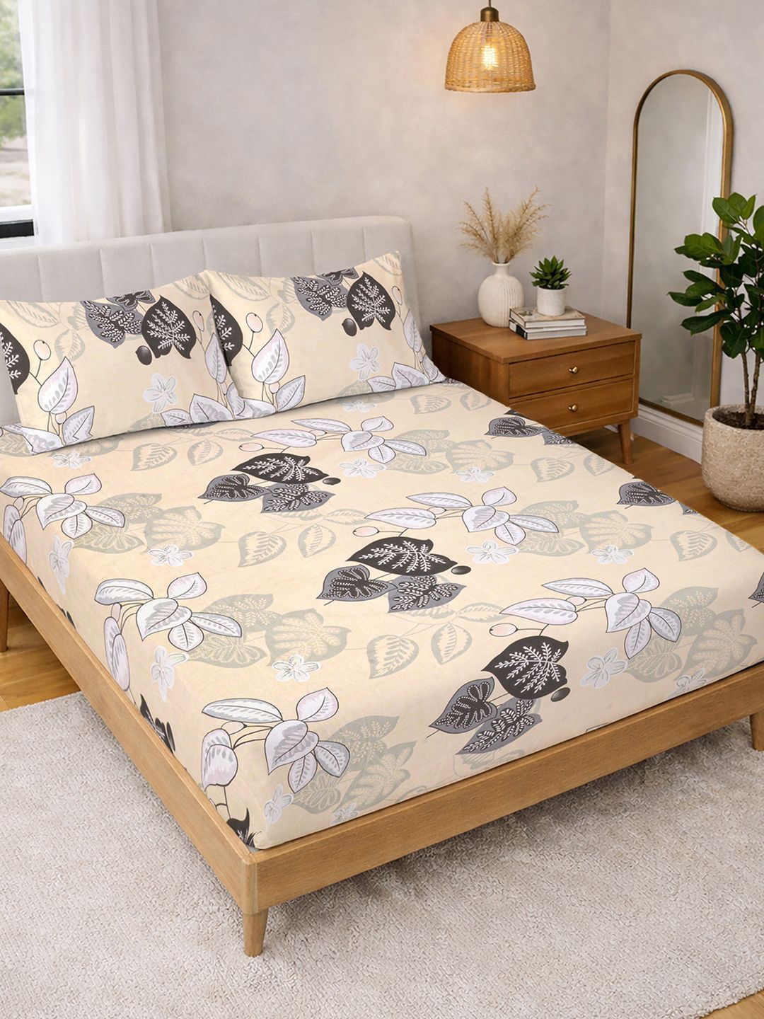 KLOTTHE Beige Floral  300 TC Super King Fine Bedsheets