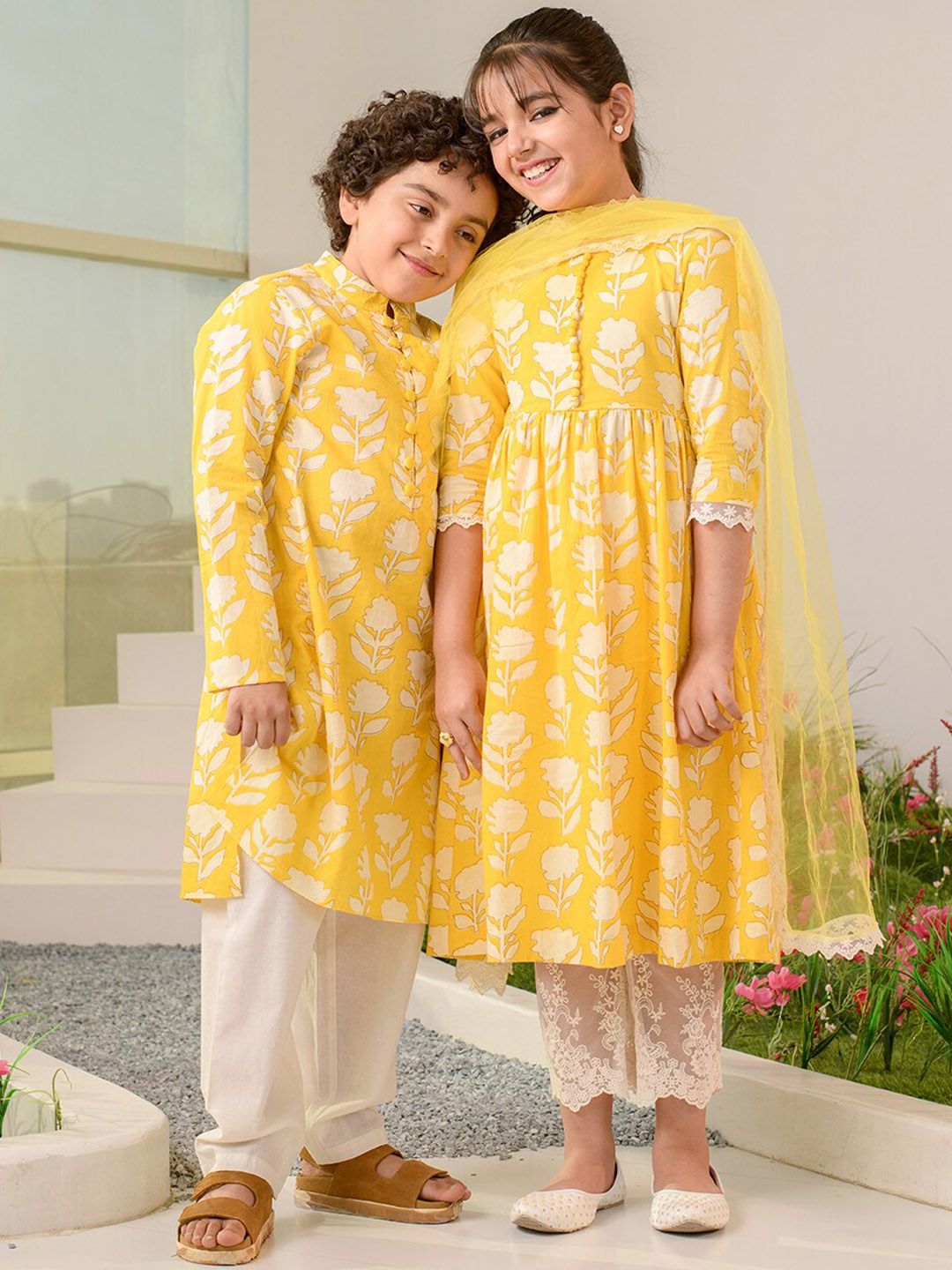 pspeaches Girls Floral Printed Regular Pure Cotton Kurta with Pyjamas & Dupatta