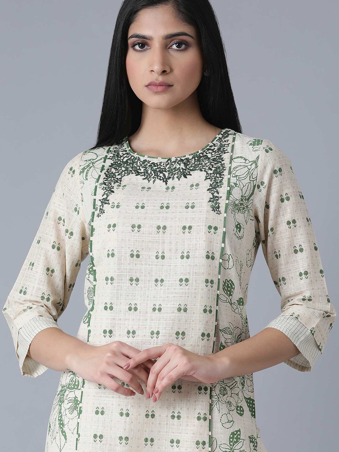 W Women Off White Floral Printed Kurta