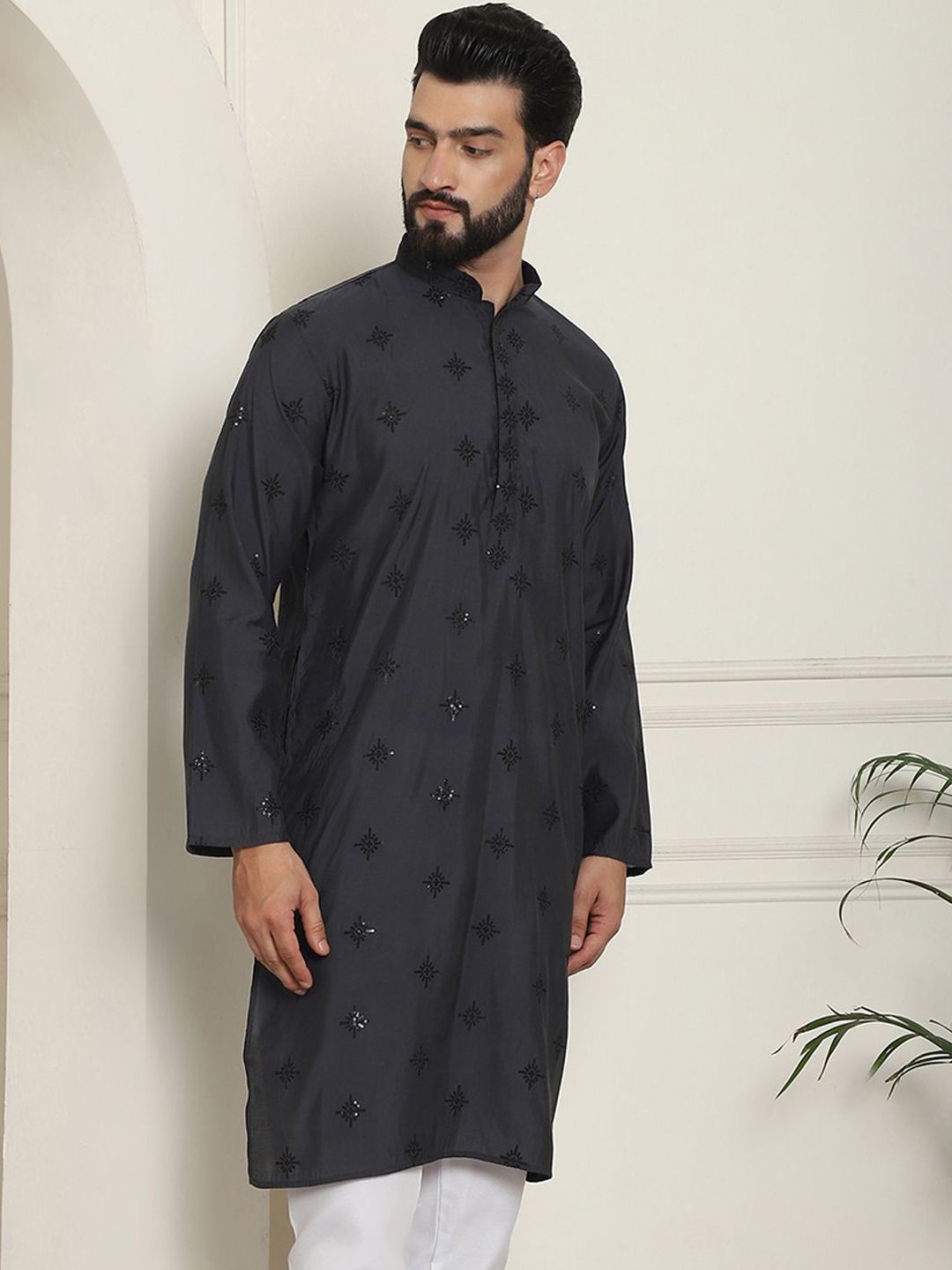 SOJANYA Kurta Lurus Sutera Berhias Bunga Labuci Mandarin