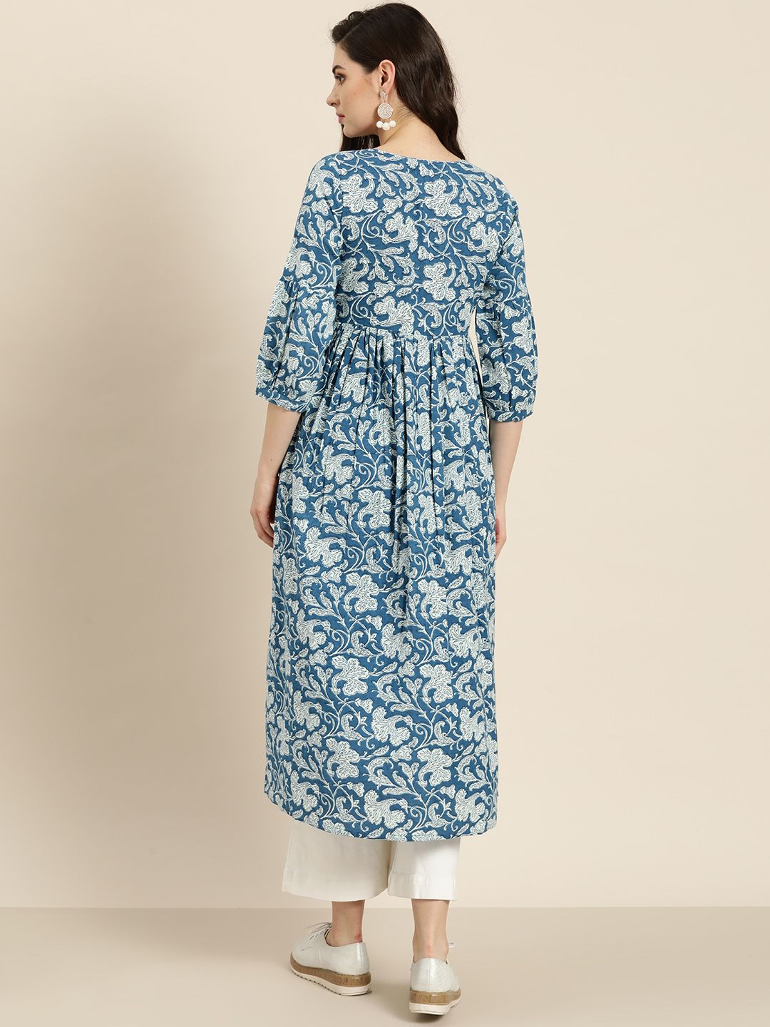 Shae by SASSAFRAS Women Blue & Off-White Printed Anarkali Kurta