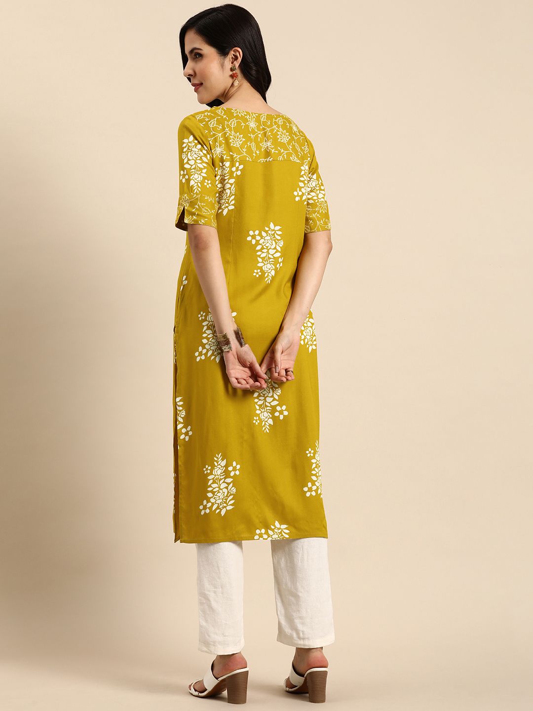 Anouk Floral Printed Round-Neck Regular Kurta
