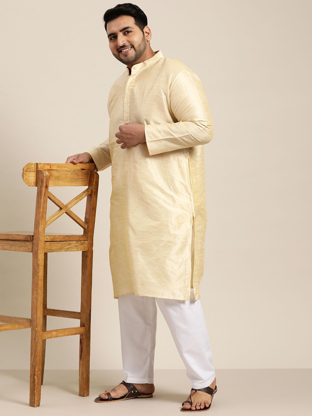 SOJANYA PLUS Size Lelaki Golden Solid Kurta