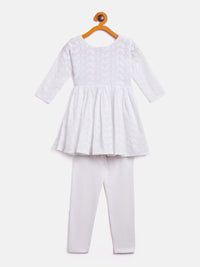 VASTRAMAY Girls Embroidered Round Neck Chikankari Pure Cotton Kurta With Legging