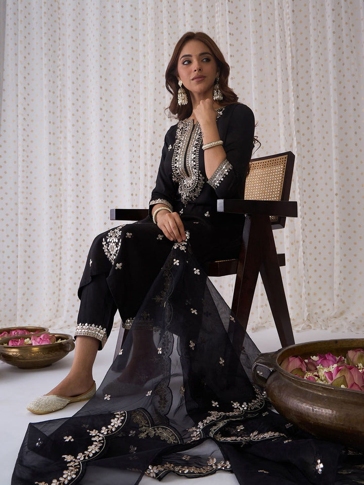 Indo Era Ethnic Motifs Embroidered V-Neck Thread Work Kurta with Trousers & Dupatta