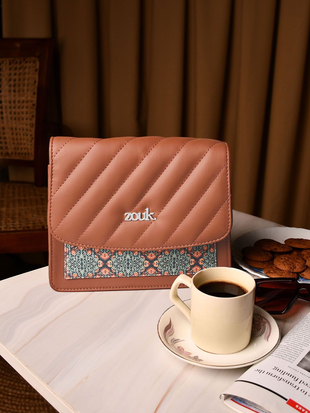 Zouk Women Buckle Detail Banter Bahu Berstruktur Berkladal Dengan Bersih