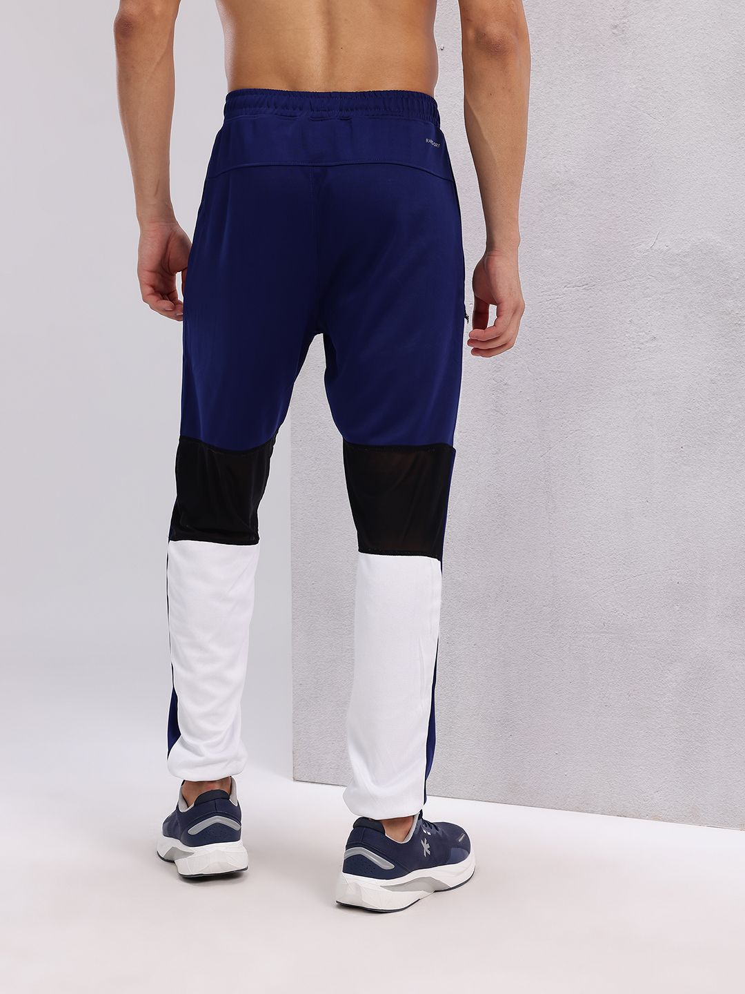 HRX by Hrithik Roshan Men Colourblocked Mid-Rise Rapid-Dry Regular Fit Running Joggers