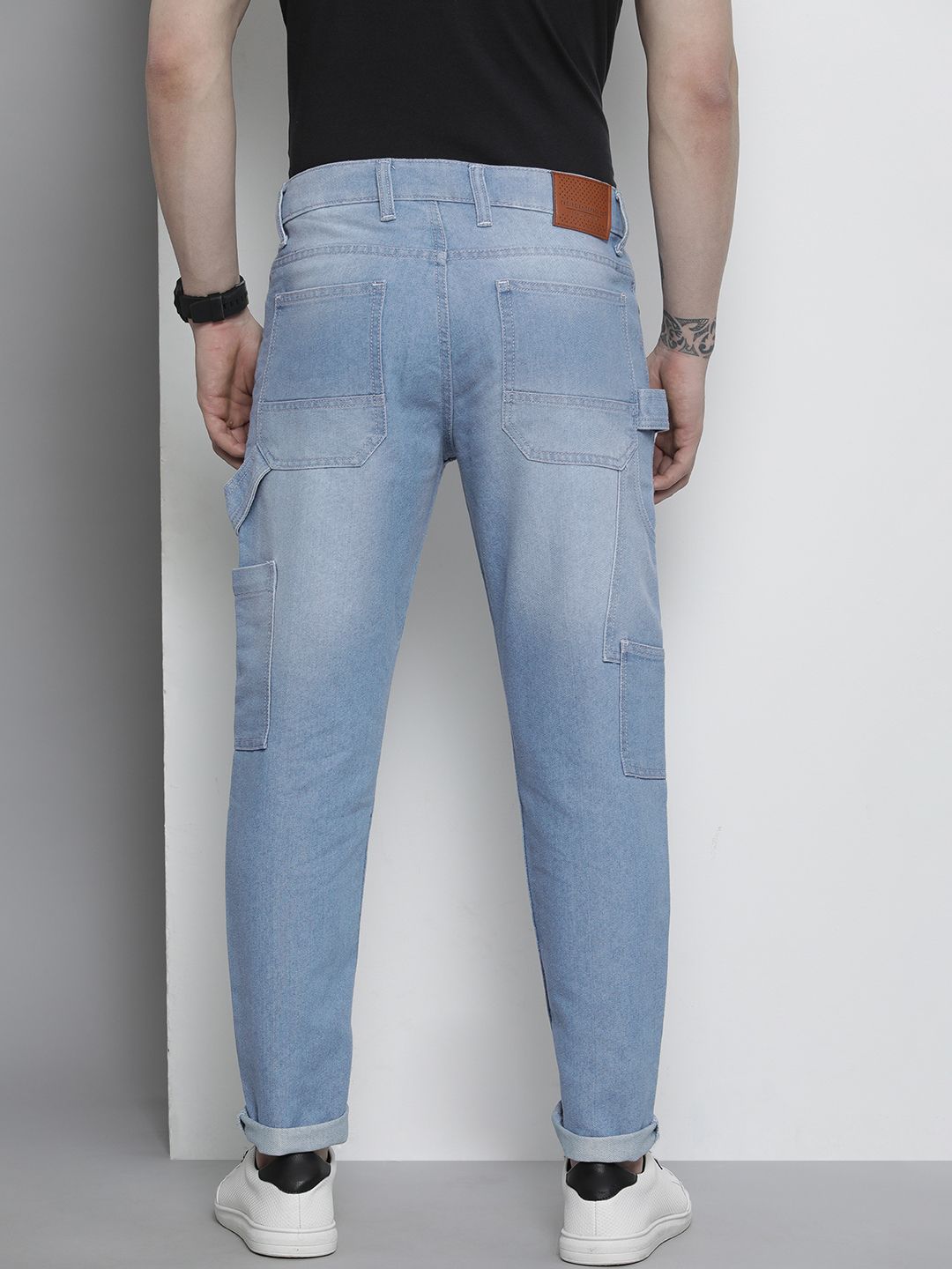 The Indian Garage Co Men Relaxed Fit Mildly Distressed Light Fade Jeans
