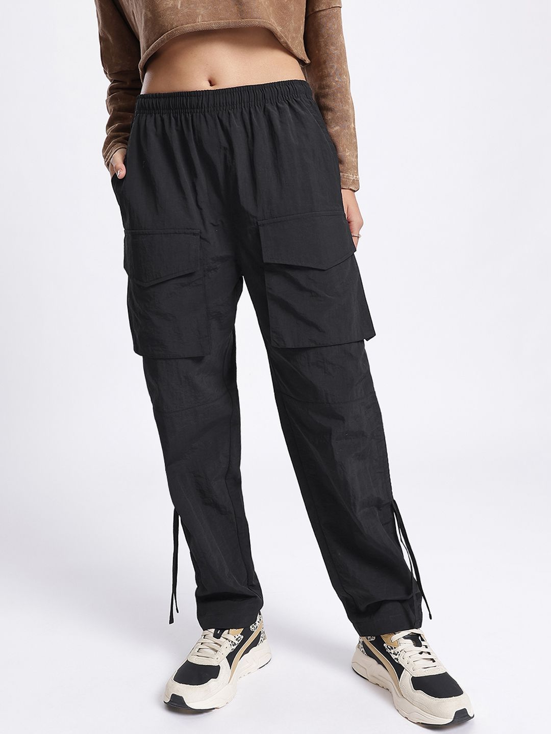 DressBerry Women Street Chic Core Ruched Tie-Ups Cargo-Style Track Pants