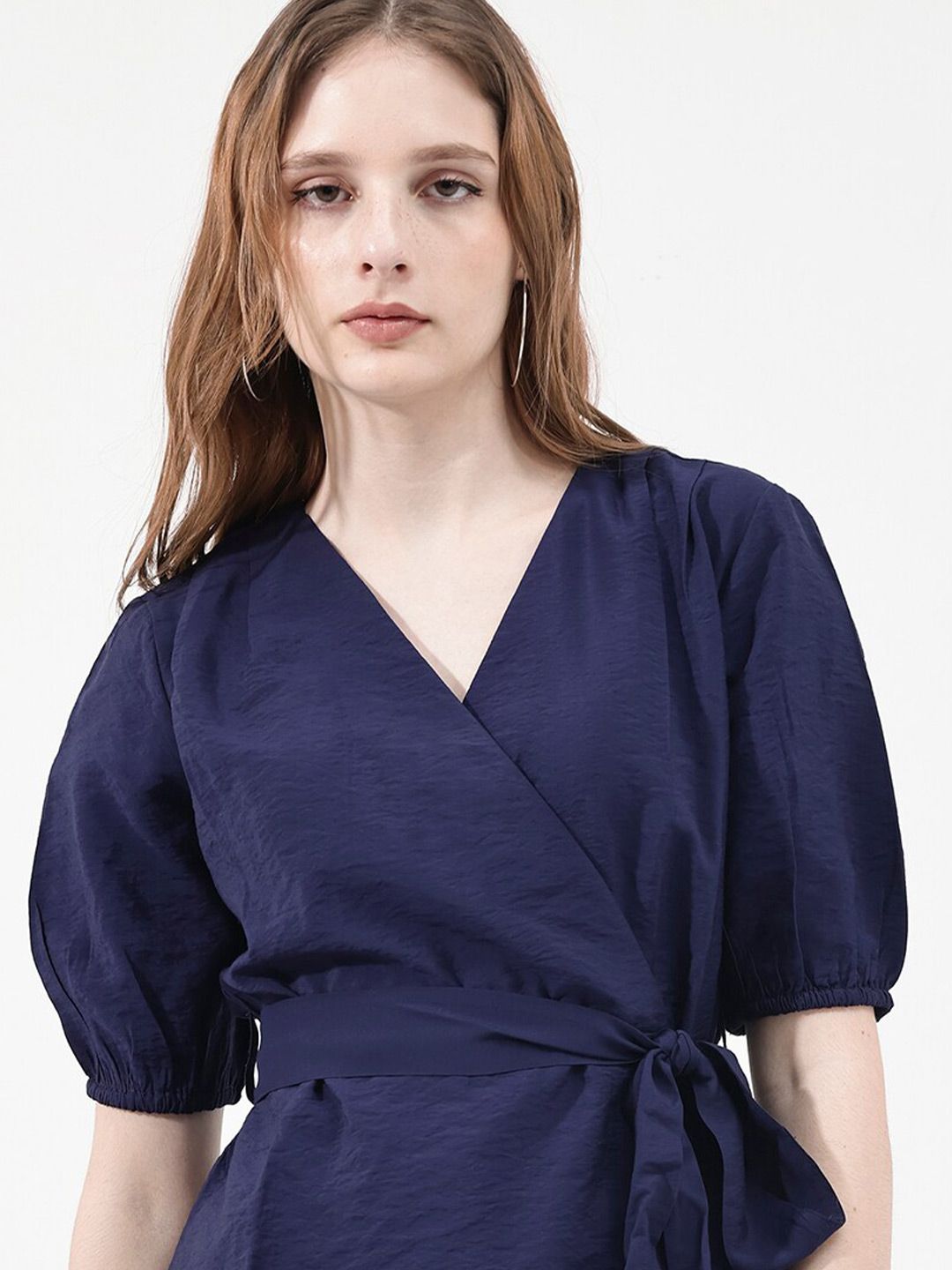 RAREISM V-Neck Puff Sleeve Styled Back Top