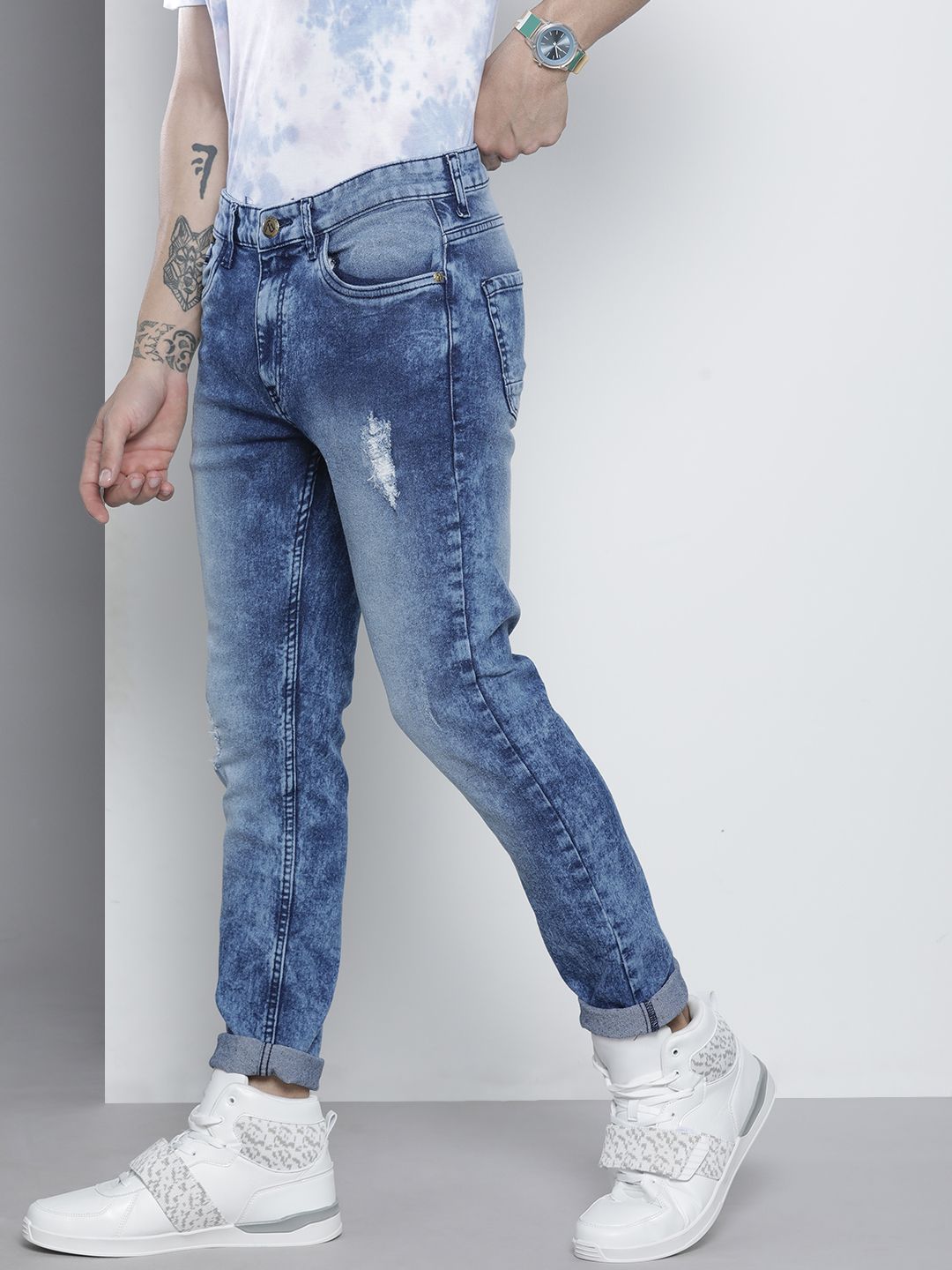 The Indian Garage Co Men Blue Slim Fit Low Distress Light Fade Acid Wash Stretchable Jeans