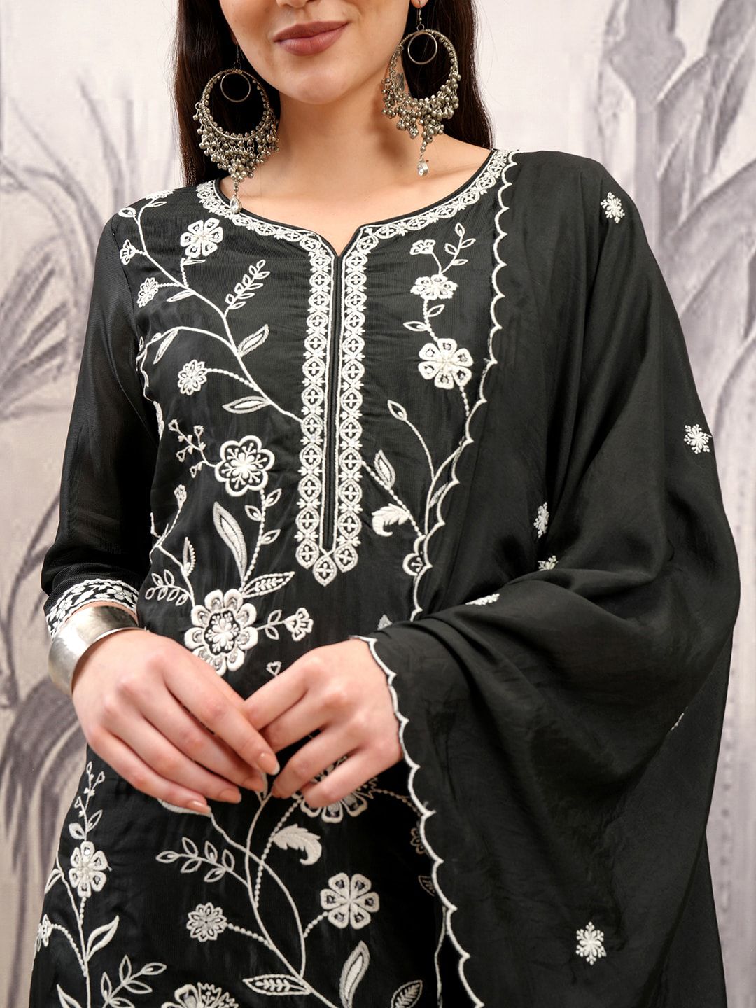 Vishudh Notch Neck Embroidered Regular Thread Work Straight Kurta Set