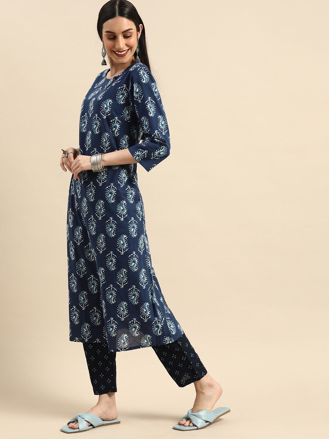 Anouk Women Navy Blue & White Paisley Printed Keyhole Neck Pure Cotton Kurta