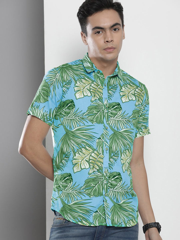 The Indian Garage Co Men Slim Fit Floral Print Resortwear Shirt
