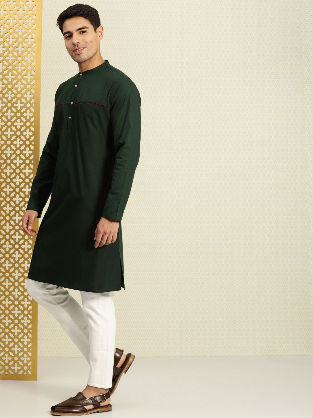 House of Pataudi Men Green Solid Straight Kurta
