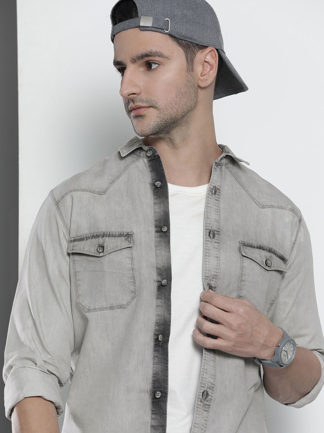 The Indian Garage Co Men Grey Slim Fit Faded Denim Casual Shirt