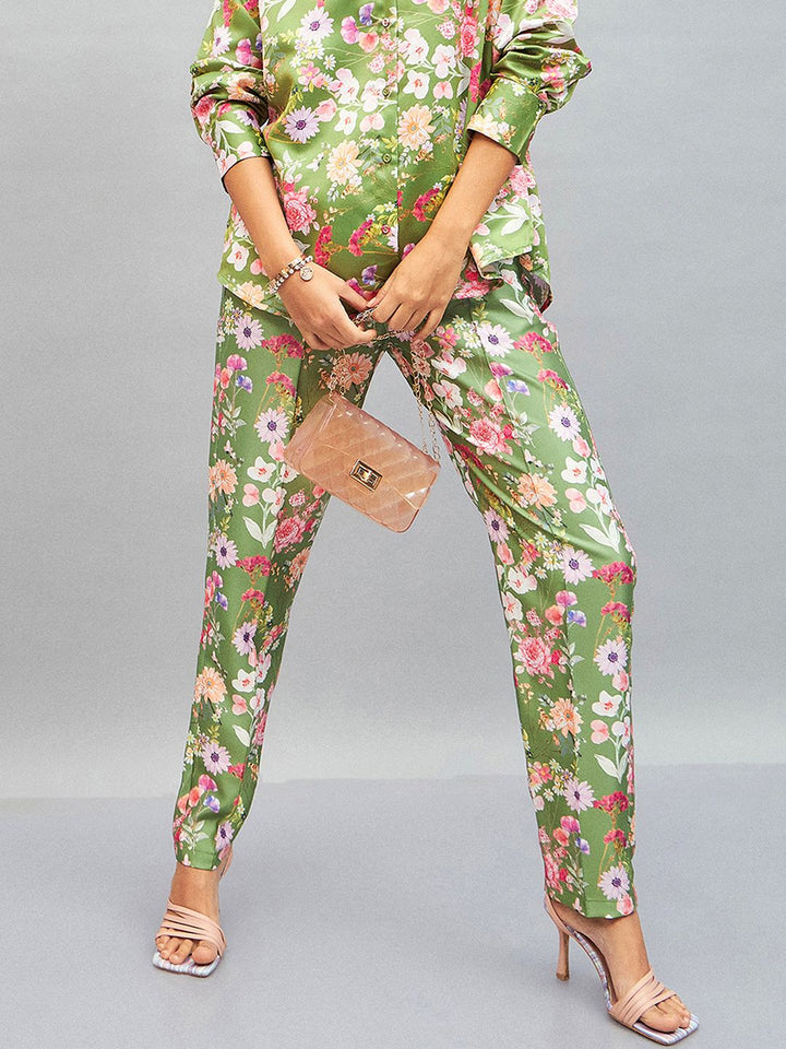 SASSAFRAS Women Floral Printed Mid Rise Straight Fit Regular Trousers