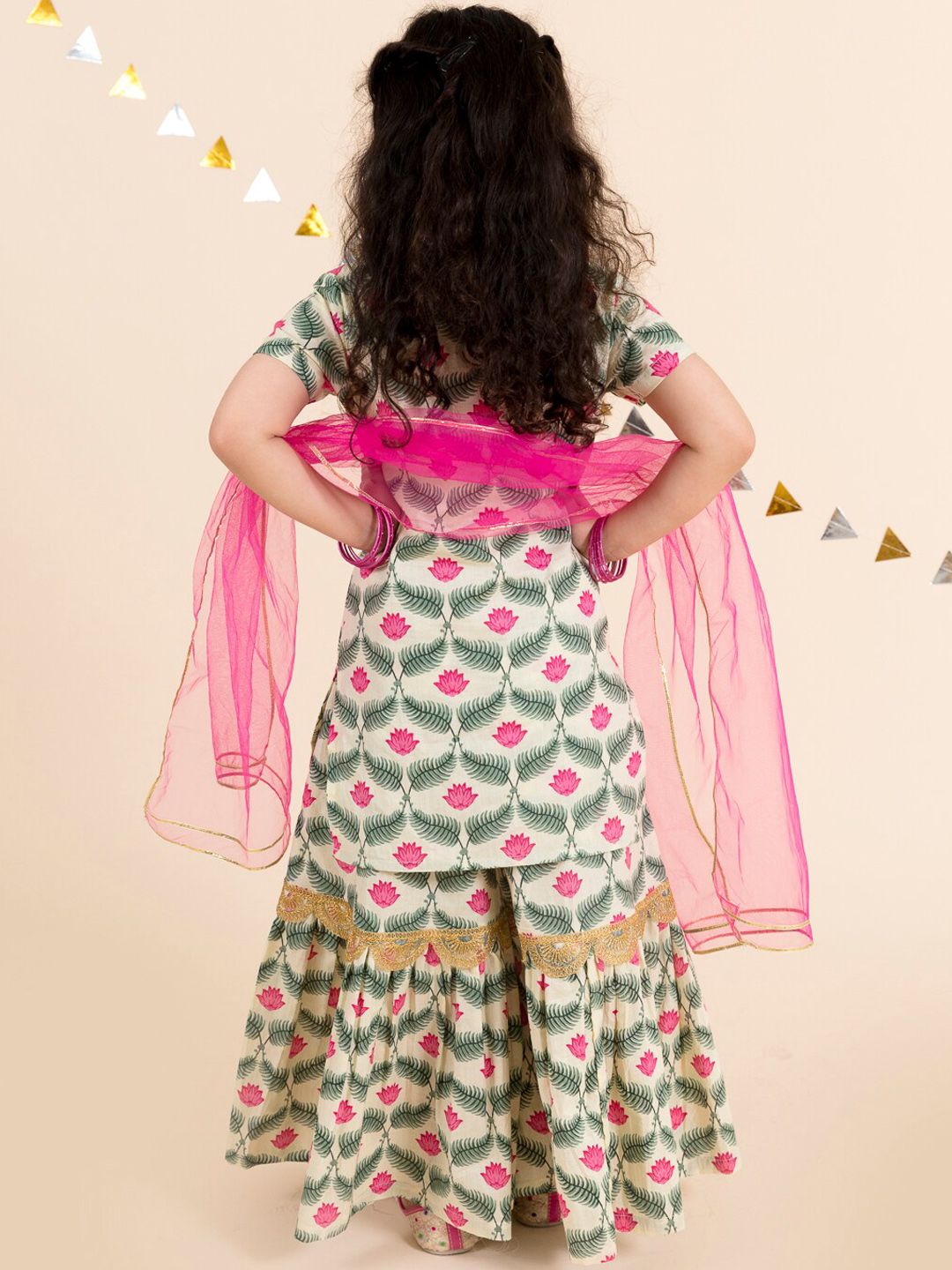 pspeaches Girls Off White Floral Yoke Design Empire Pure Cotton Kurti with Skirt & With Dupatta