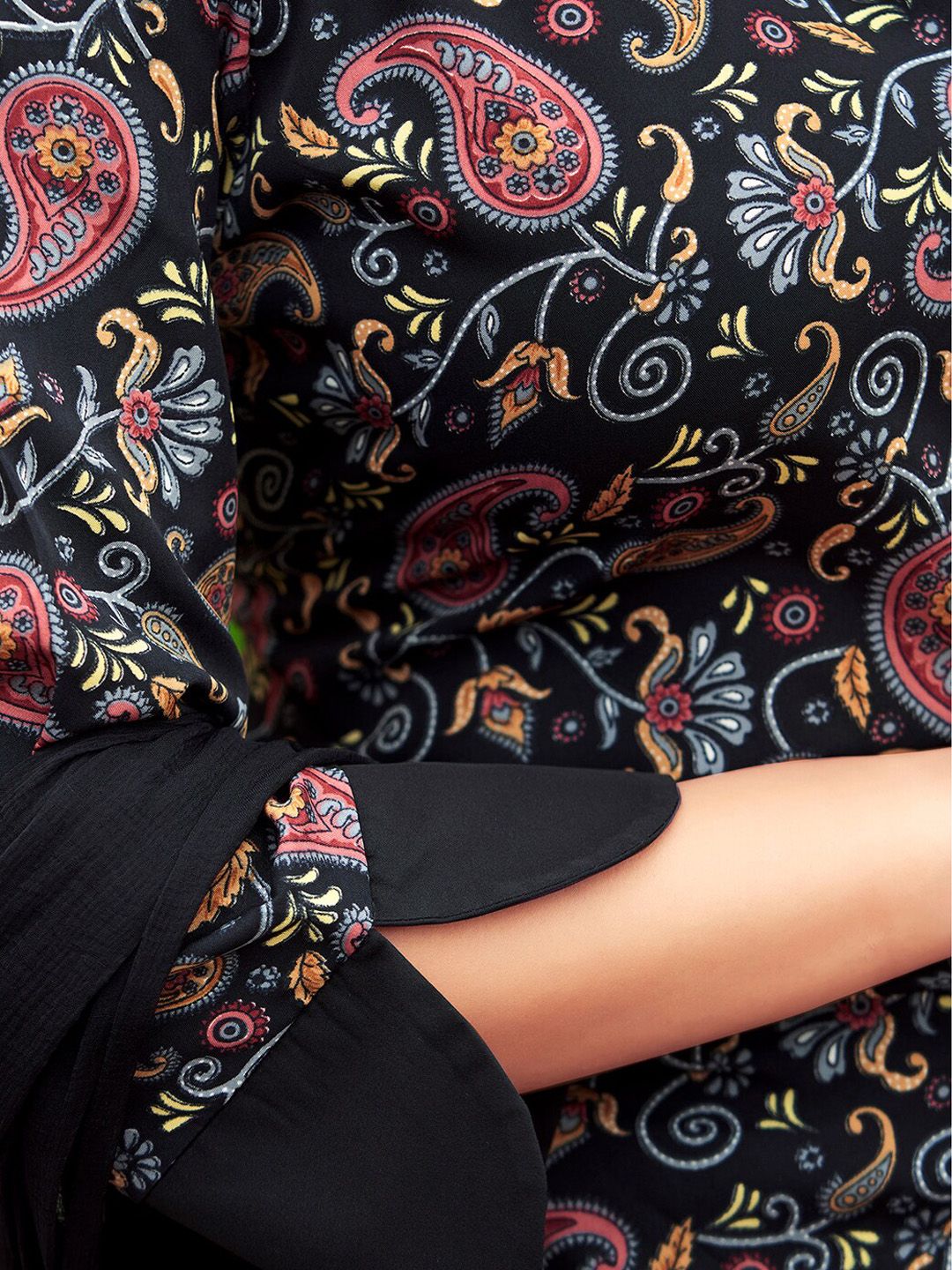 KALINI Paisley Printed Keyhole Neck Straight Kurta & Trouser With Dupatta