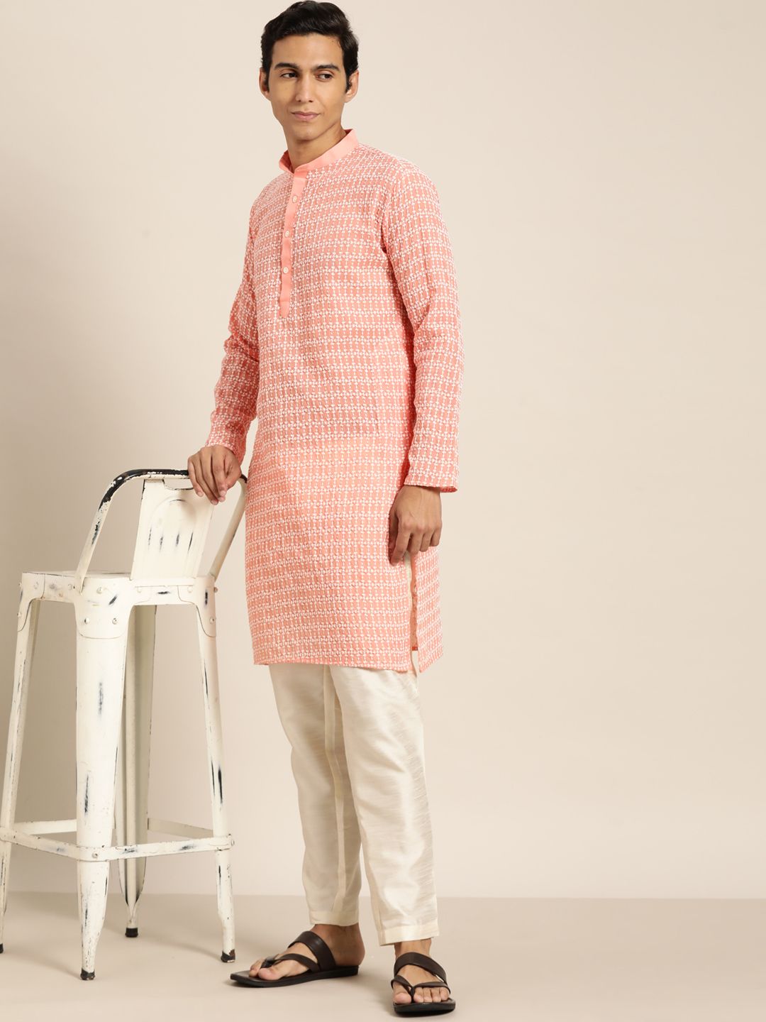 SOJANYA Men Embroidered Kurta