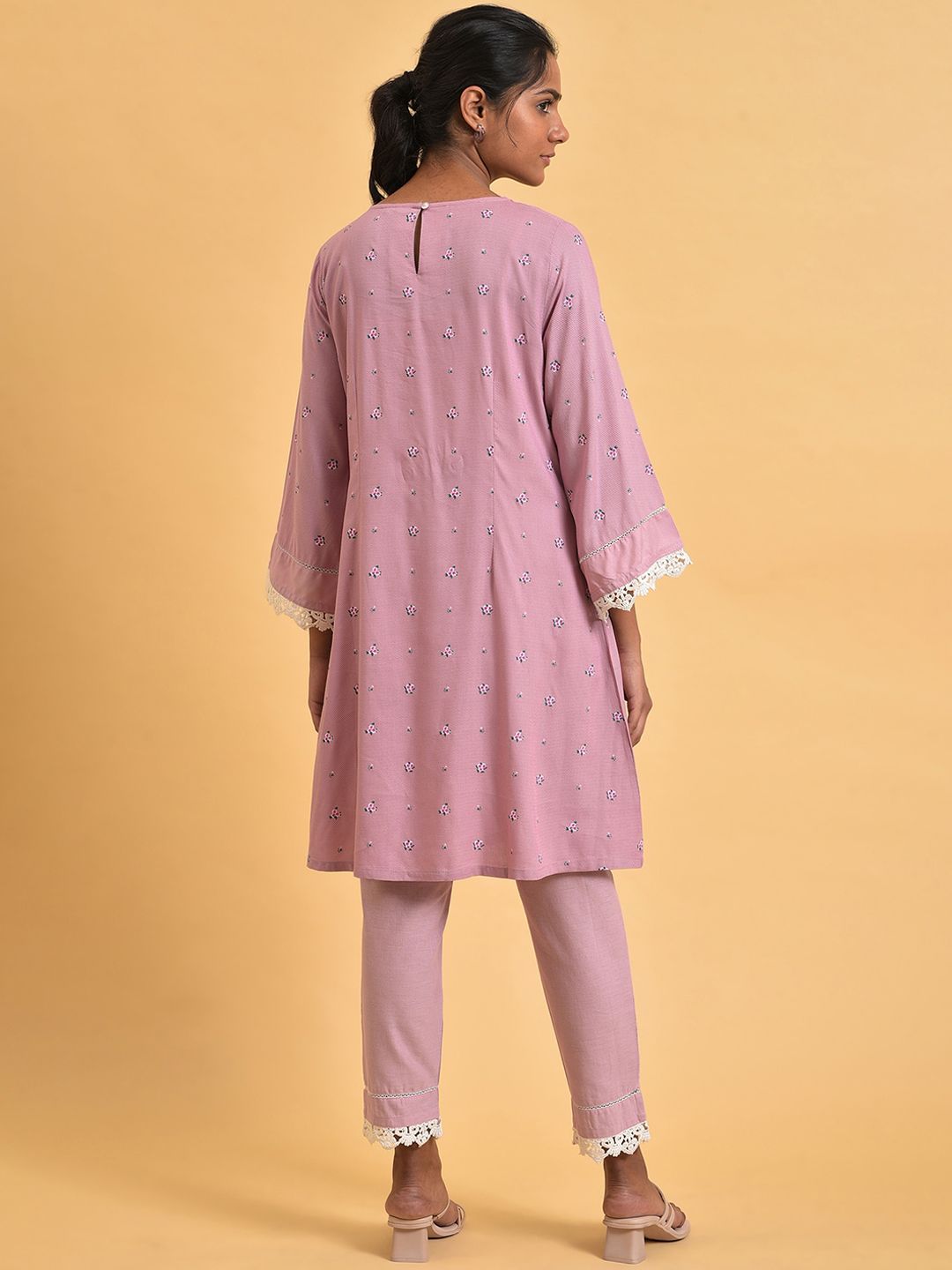 W Festive Floral Print Rayon Kurta With Slim Pant